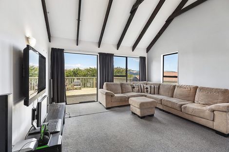 Photo of property in 8 Sombrero View, Ascot Park, Porirua, 5024