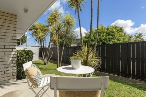 Photo of property in 2/388 Devonport Road, Tauranga South, Tauranga, 3112