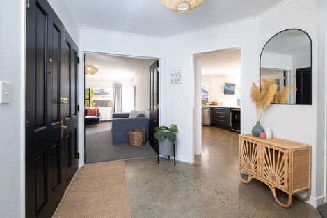 Photo of property in 14 Legorne Lane, Havelock North, 4130