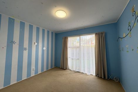Photo of property in 54 Beechdale Crescent, Pakuranga Heights, Auckland, 2010