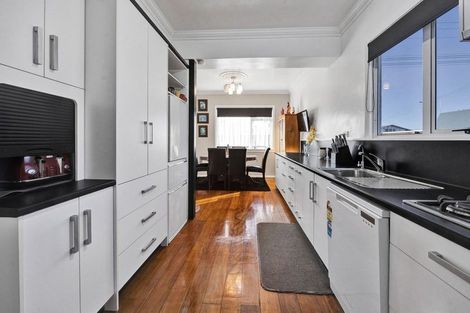 Photo of property in 227 South Road, Hawera, 4610