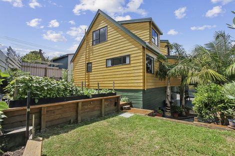 Photo of property in 1/254 Sturges Road, Henderson, Auckland, 0612
