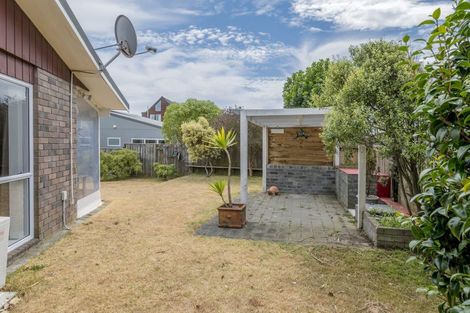 Photo of property in 23 Tobys Way, Waikanae Beach, Waikanae, 5036