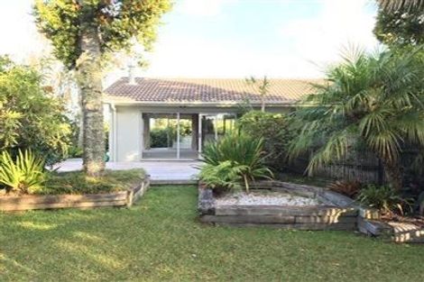 Photo of property in 10 Thelma Crescent, Torbay, Auckland, 0630