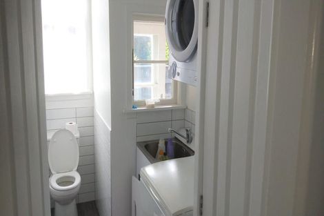 Photo of property in 495 Featherston Street, Roslyn, Palmerston North, 4414