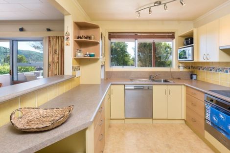 Photo of property in 6 Waimarama Street, Waikawa, Picton, 7220