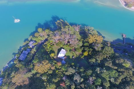 Photo of property in 219 Wade River Road, Wade Heads, Whangaparaoa, 0932