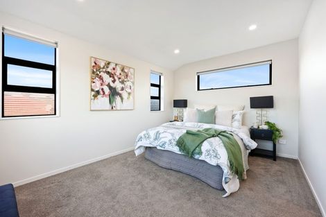 Photo of property in 33a Jillteresa Crescent, Half Moon Bay, Auckland, 2012