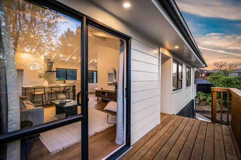 Photo of property in 14 Landsdale Place, Massey, Auckland, 0614