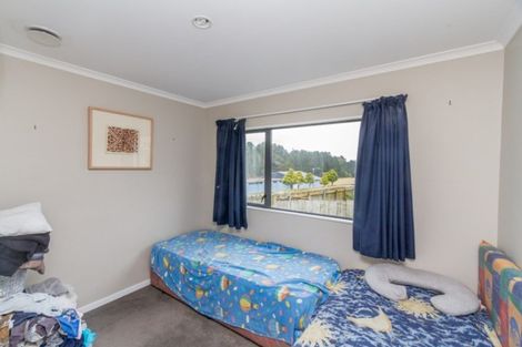Photo of property in 11a Castor Crescent, Cannons Creek, Porirua, 5024