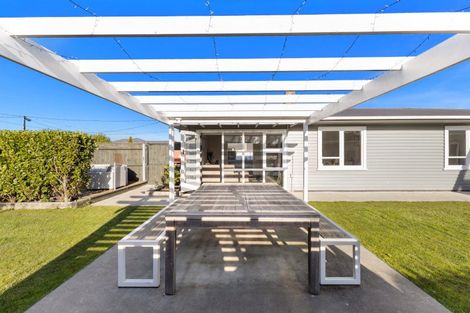 Photo of property in 1 Battersea Place, Roslyn, Palmerston North, 4414