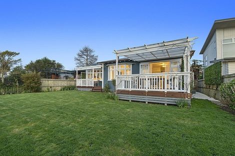 Photo of property in 9 Willow Avenue, Hannahs Bay, Rotorua, 3010