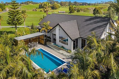 Photo of property in 129 Ostrich Farm Road, Pukekohe, 2676