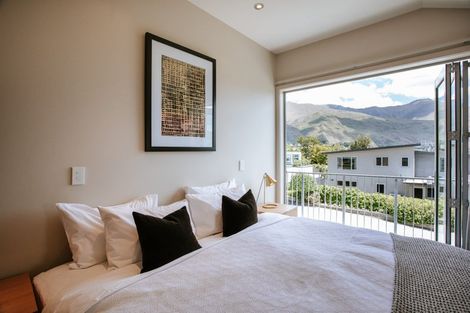 Photo of property in 19 Faulks Terrace, Wanaka, 9305