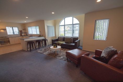 Photo of property in 33 Amesbury Drive, Churton Park, Wellington, 6037