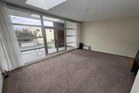 Photo of property in 1/306 Evans Bay Parade, Hataitai, Wellington, 6021