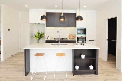 Photo of property in 12 Gilbransen Road, Kumeu, 0810