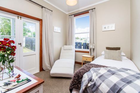 Photo of property in 87 Golf Road, New Lynn, Auckland, 0600