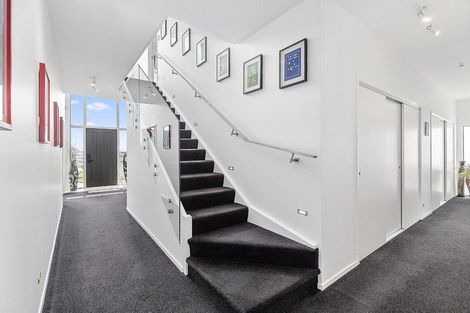 Photo of property in 5 Linacre Way, Tawa, Wellington, 5028