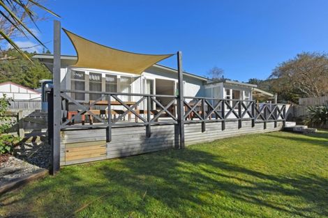 Photo of property in 52 Raukawa Street, Stokes Valley, Lower Hutt, 5019