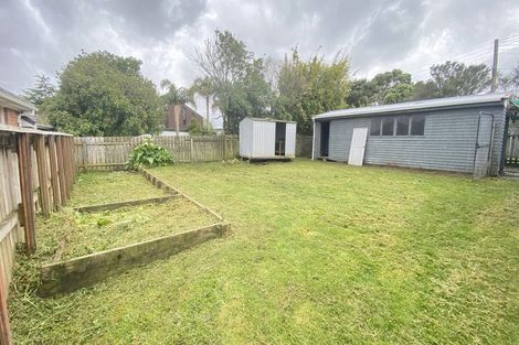 Photo of property in 103 Bolton Street, Blockhouse Bay, Auckland, 0600