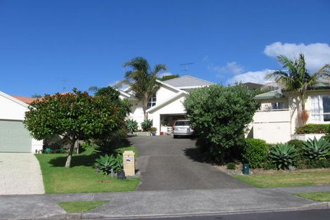 Photo of property in 4 Tyburn Lane, Unsworth Heights, Auckland, 0632