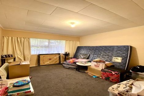 Photo of property in 2/18 Hillside Drive, Maoribank, Upper Hutt, 5018