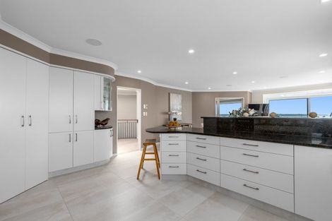 Photo of property in 3 Seaview Road, Otumoetai, Tauranga, 3110