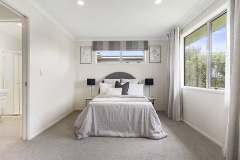 Photo of property in 5 Tee Point, Red Beach, 0932