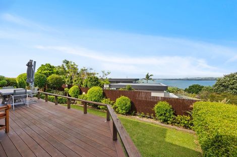 Photo of property in 3 Pounamu Place, Shelly Park, Auckland, 2014