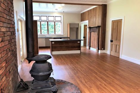 Photo of property in 10 Clifford Street, Clinton, 9534