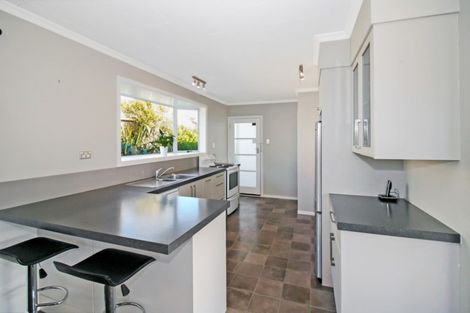 Photo of property in 3b Montana Place, Merrilands, New Plymouth, 4312