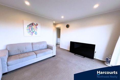 Photo of property in 25 Peterhouse Place, West Harbour, Auckland, 0618