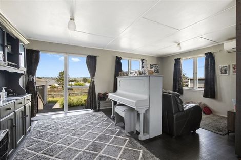 Photo of property in 28 Saint Johns Avenue, Tuakau, 2121