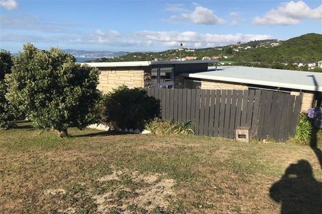 Photo of property in 105 Dowse Drive, Maungaraki, Lower Hutt, 5010