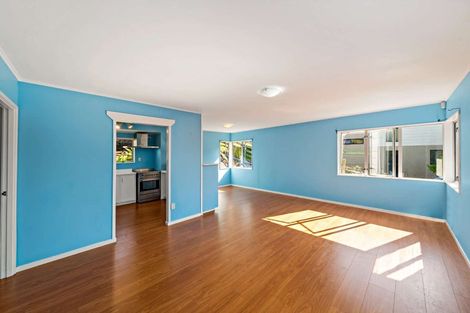 Photo of property in 13 Trias Road, Totara Vale, Auckland, 0629