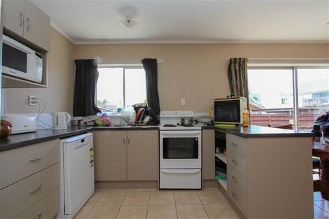 Photo of property in 8 Snead Place, Hamilton East, Hamilton, 3216