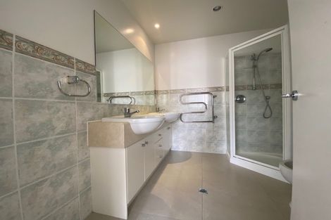 Photo of property in 1c/175 Hurstmere Road, Takapuna, Auckland, 0622