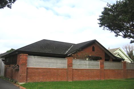 Photo of property in 1/10 Pohutukawa Street, Woburn, Lower Hutt, 5010