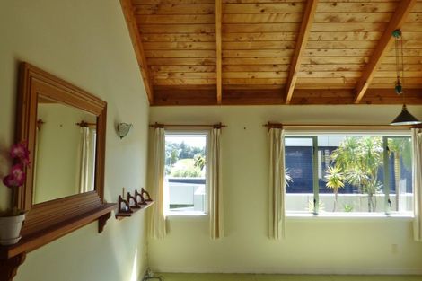 Photo of property in 1282 Whangaparaoa Road, Army Bay, Whangaparaoa, 0930