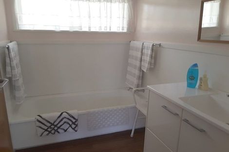 Photo of property in 84 Beach Road, Pahurehure, Papakura, 2113