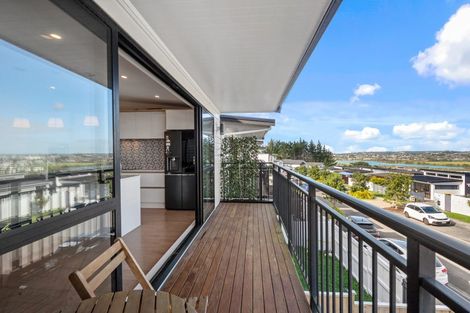 Photo of property in 54 Ascension Crescent, Orewa, 0931