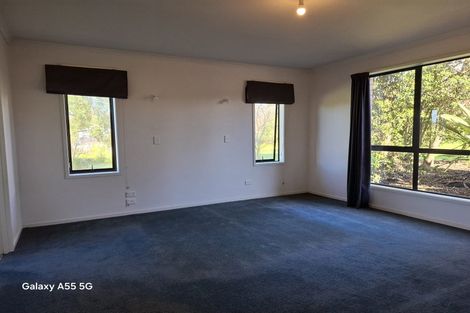 Photo of property in 469 Waitakere Road, Taupaki, Henderson, 0782