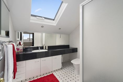 Photo of property in 34 Caroline Crescent, Highbury, Palmerston North, 4412