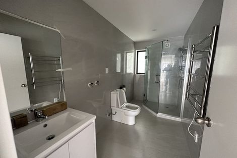 Photo of property in 12 Lewisham Street, Highland Park, Auckland, 2010