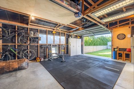 Photo of property in 2/12 Pandora Place, Pakuranga, Auckland, 2010