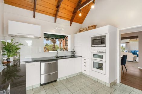 Photo of property in 27 Kawiu Road, Levin, 5510