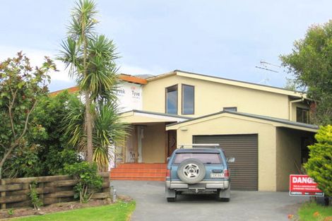 Photo of property in 32 Kahurangi Place, Snells Beach, 0920