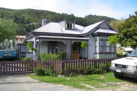 Photo of property in 11 Hampden Street, Picton, 7220