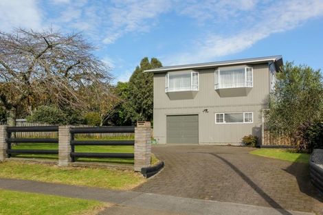 Photo of property in 114 Wairau Road, Oakura, 4314